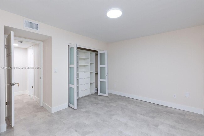 Building Photo - 16171 Blatt Blvd