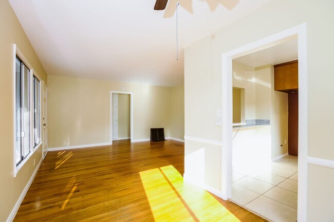 Building Photo - **LAKEWOOD HOME** THREE BEDROOMS-ONE BATH** $3950.00