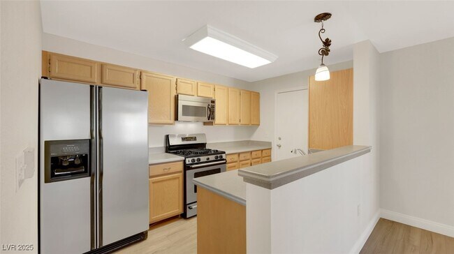 Building Photo - 8452 Boseck Dr