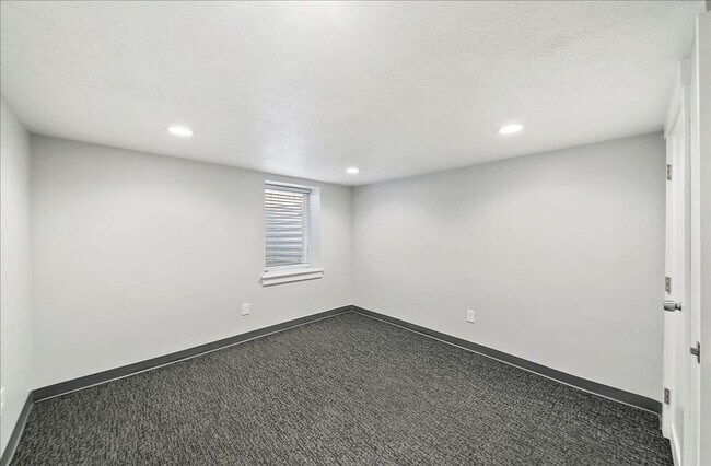 Building Photo - 1605 S Colorado Ave
