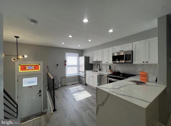 Building Photo - 402 N Chapel St