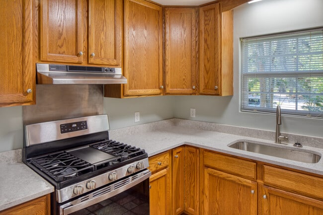 Building Photo - 9 Morningside Dr