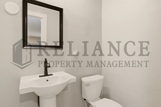 Building Photo - 101 N Belmont Pl