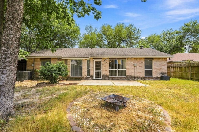 Building Photo - 7623 Kite Hill Dr