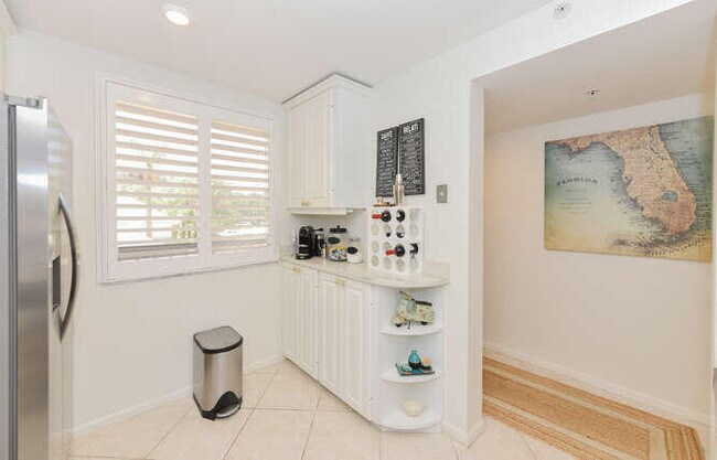 Building Photo - 2301 Marina Isle Way