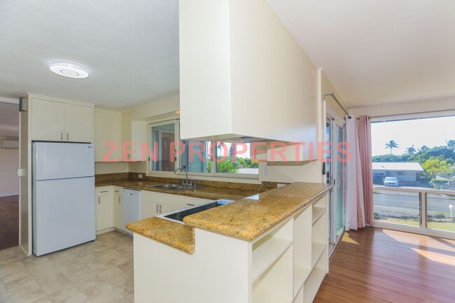 Building Photo - Lower Waialae Iki 3 Bedroom, 2 Bath Single...