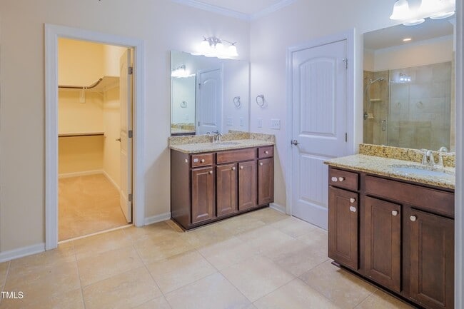 Building Photo - 533 Fumagalli Dr