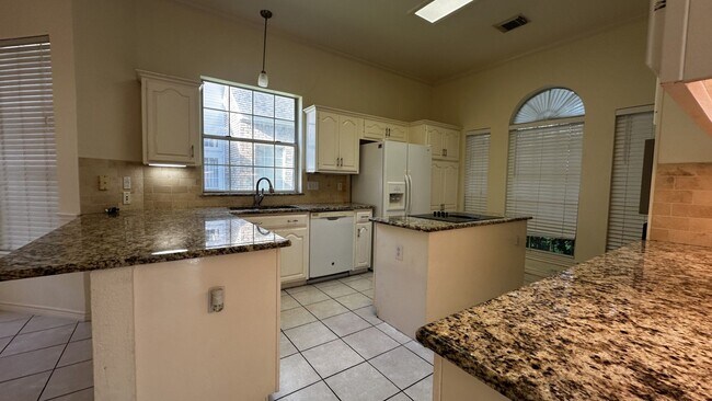 Building Photo - 18532 Bay Pines Ln