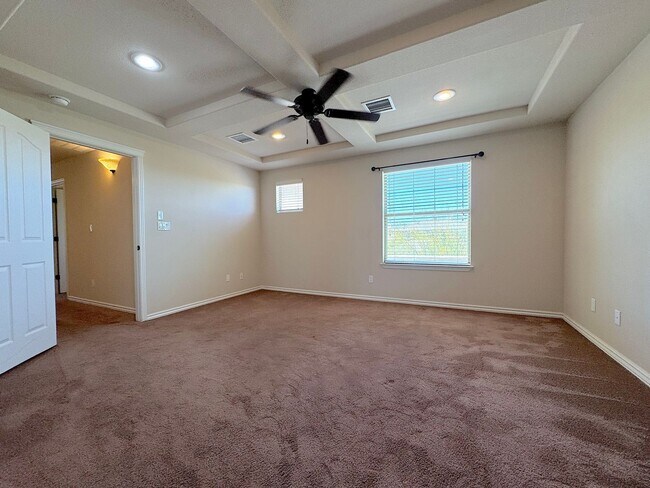 Building Photo - West El Paso 4bed/3bath + office - Refrig ...