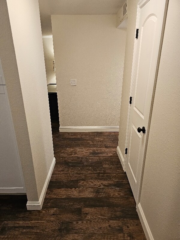 Building Photo - 905 Denise Ct SE