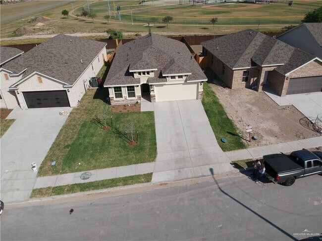 Building Photo - 8322 N 33rd Ln