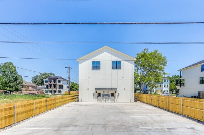 Building Photo - 3145 Forest Park Blvd