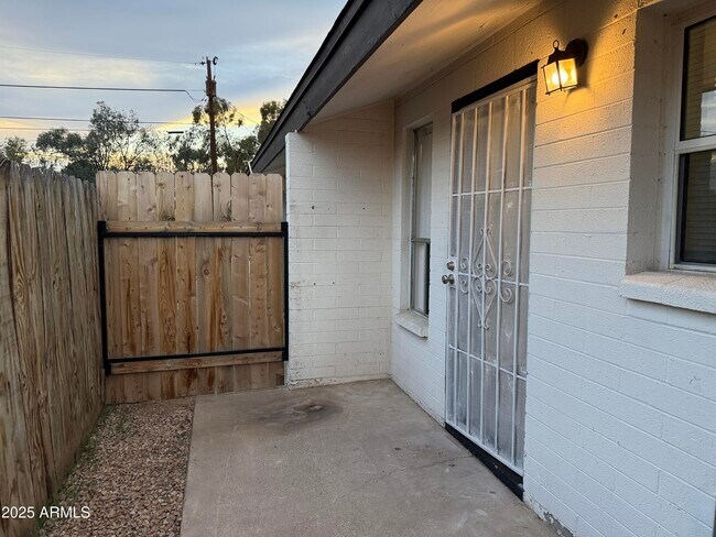 Building Photo - 7130 N 54th Ave