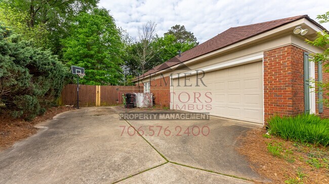 Building Photo - 9230 Garrett Creek Dr