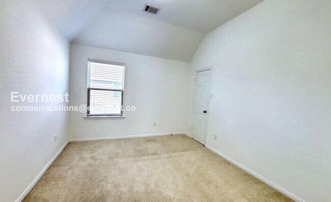 Building Photo - 4811 Sunset Park Ln