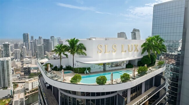 Building Photo - 801 S Miami Ave