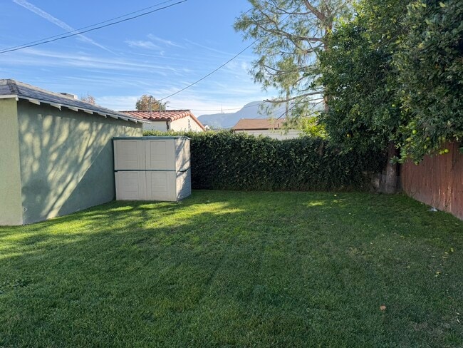 Building Photo - 327 Lima St