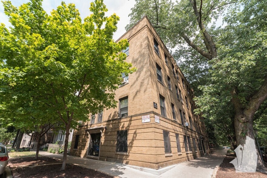 Building Photo - 1054 W Lill Ave