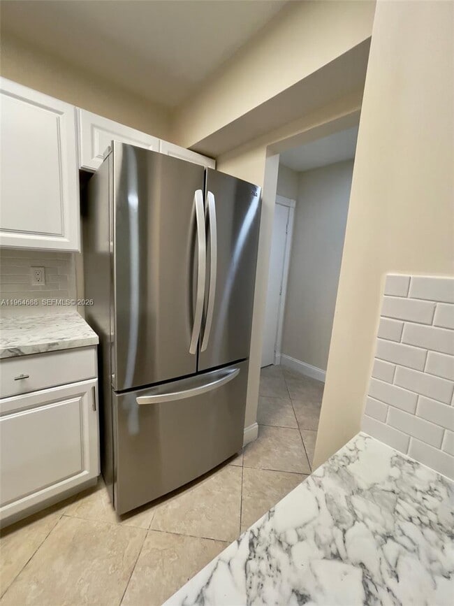 Building Photo - 200 W Park Dr