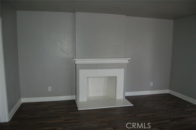 Building Photo - 817 W 25th St