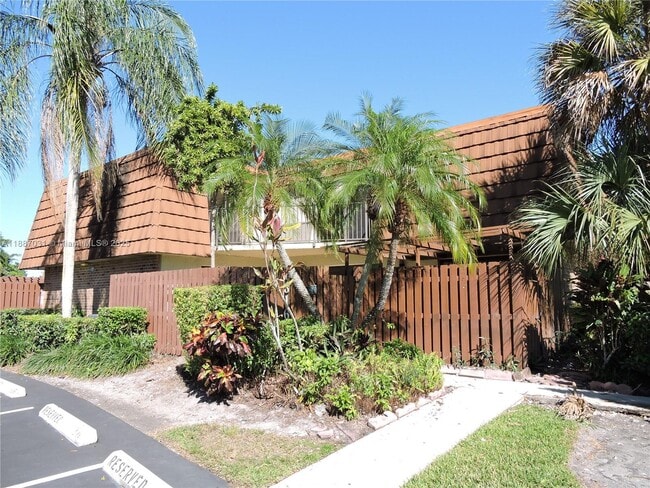 Primary Photo - 1316 SW 118th Terrace