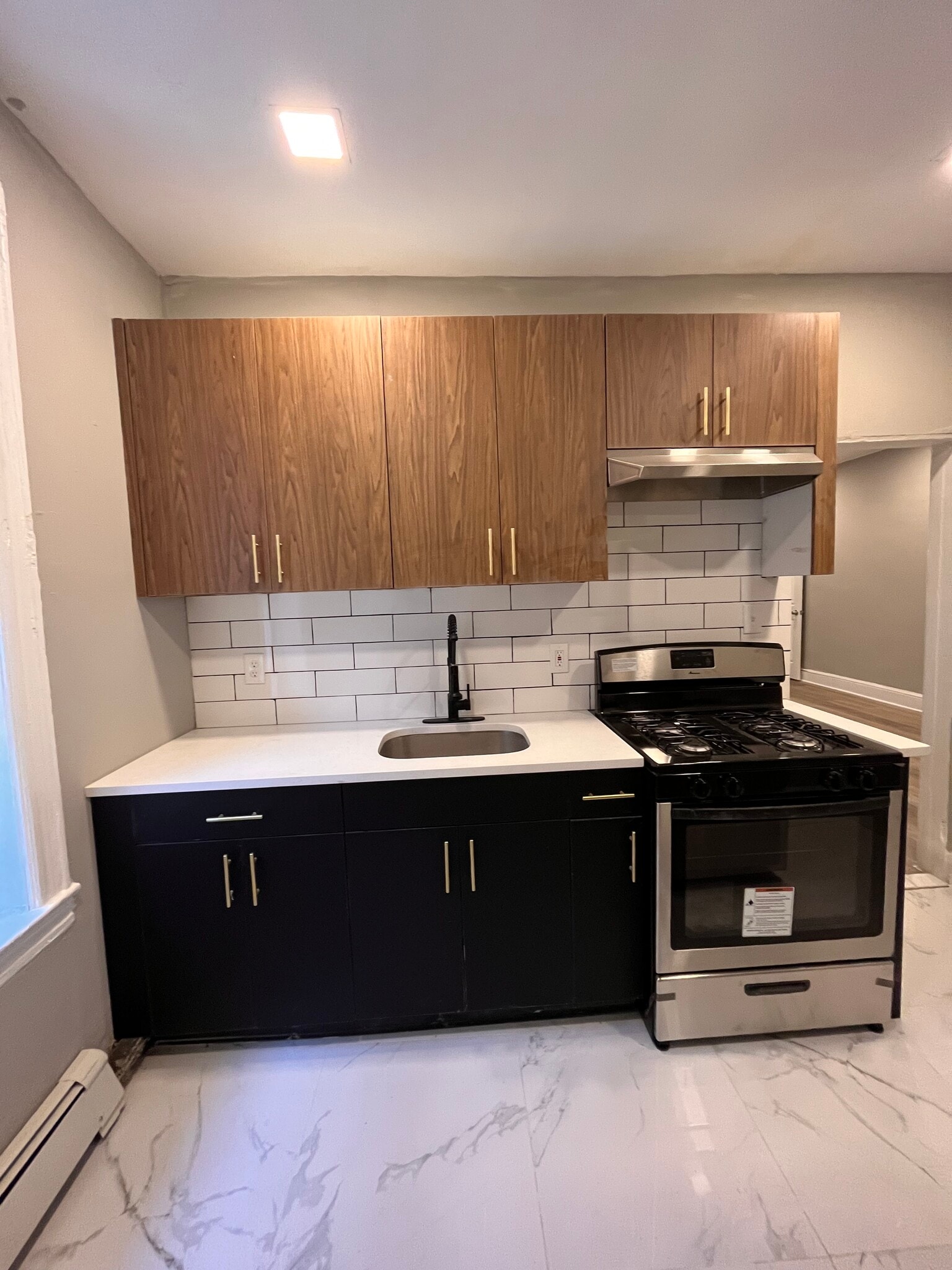 237 Lexington Ave 3R - 243 Lexington Ave