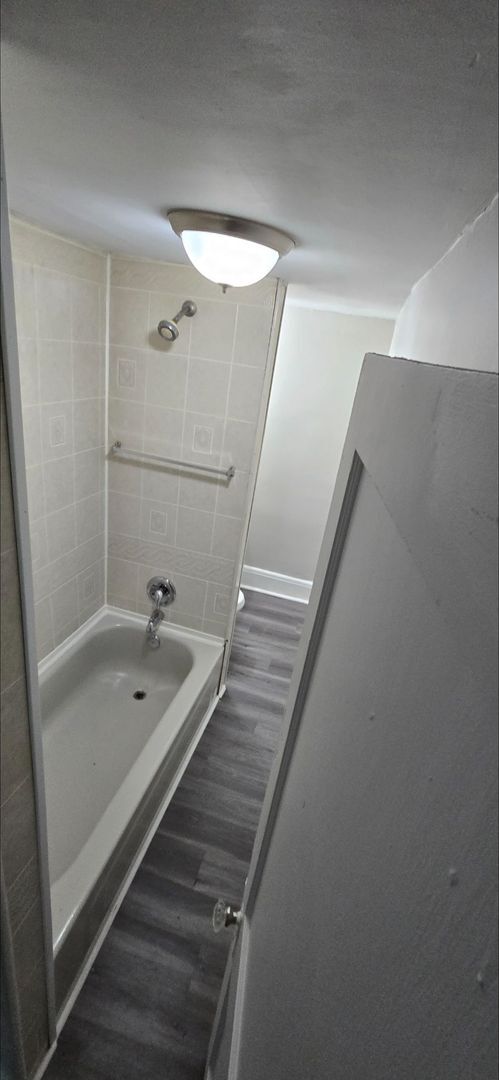 Building Photo - Charming 3-Bedroom Property in Prime Location