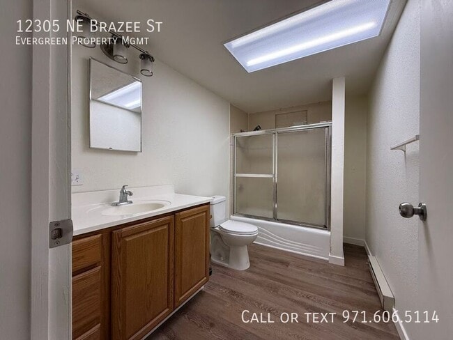 Building Photo - 12305 NE Brazee St