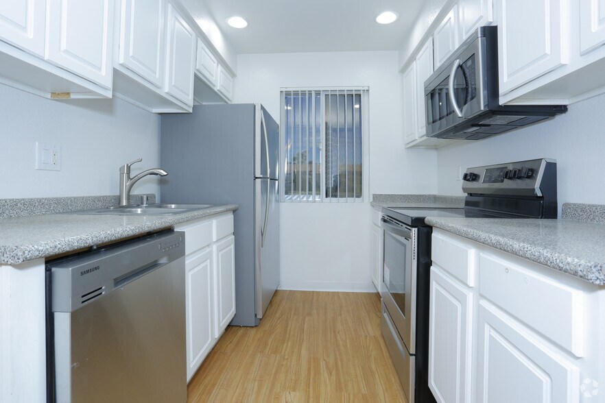 Canyon Club Apartments - Las Vegas, NV | Apartment Finder Canyon Club Apartments - Las Vegas, NV | Apartment Finder