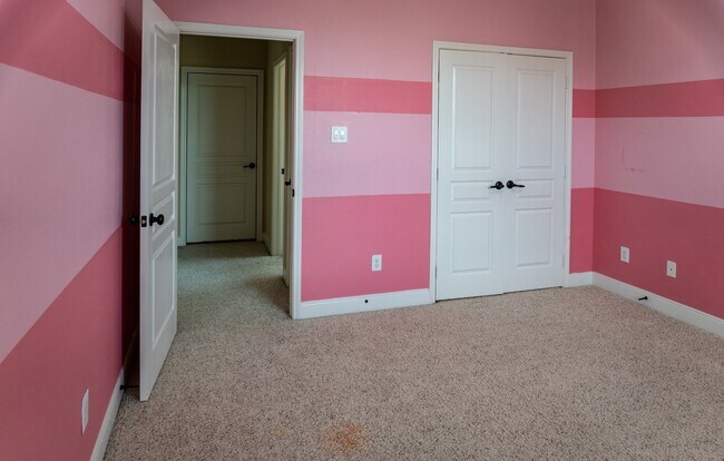 Building Photo - 25614 Somerset Meadows Ct