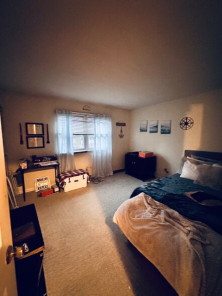 Building Photo - 2916 State Hill Rd