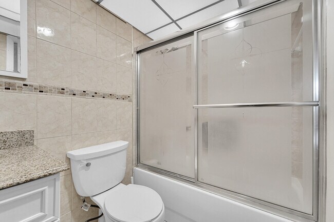 Building Photo - 407 Piedmont I