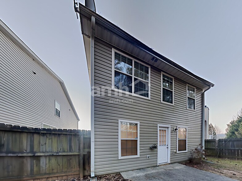 Building Photo - 369 Hidden Creek Ln