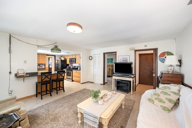 Building Photo - Enjoy the pool or fish/kayak/boat from the...