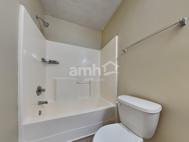 Building Photo - 131 Cottonbelle Dr