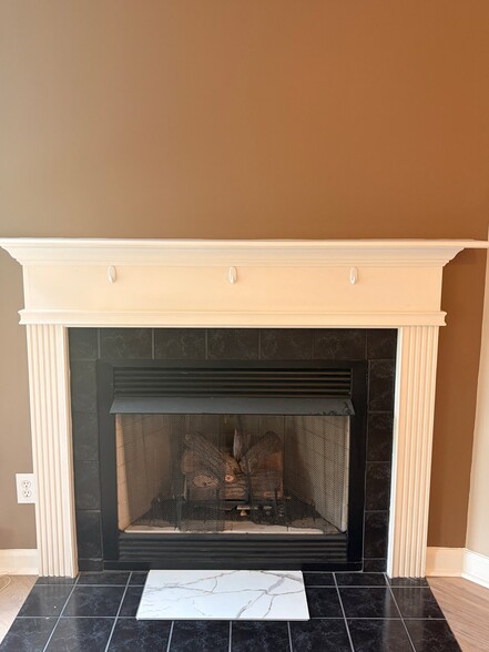 Building Photo - 631 Mill Pond Ct