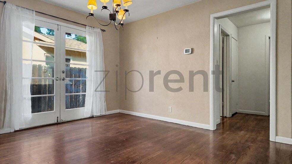 Building Photo - Unit