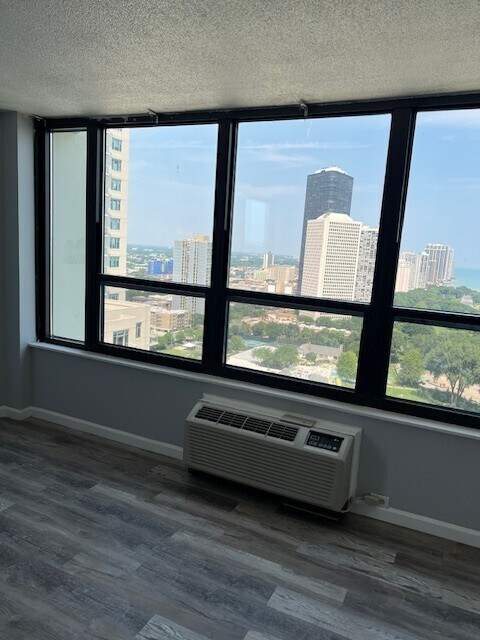 Building Photo - 5100 N Marine Dr