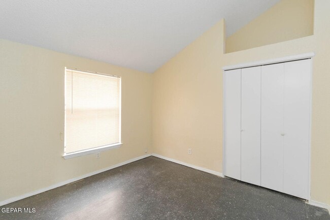 Building Photo - 11601 Soberana Ln