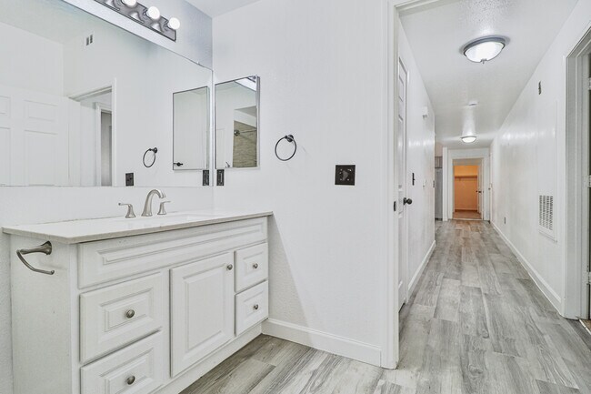 Building Photo - 5250 S Rainbow Blvd