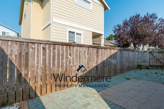 Building Photo - 1153 NE Cordero Pl