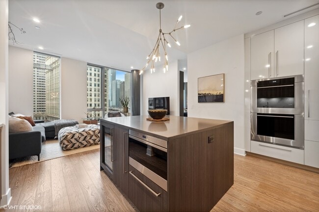 Building Photo - 403 N Wabash Ave