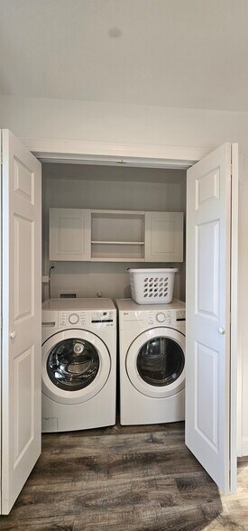 Washer/Dryer - 112 Semple Rd