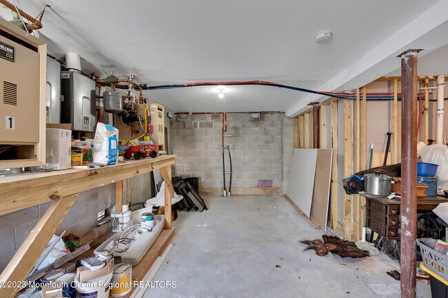 Building Photo - 304 Sampson Ave