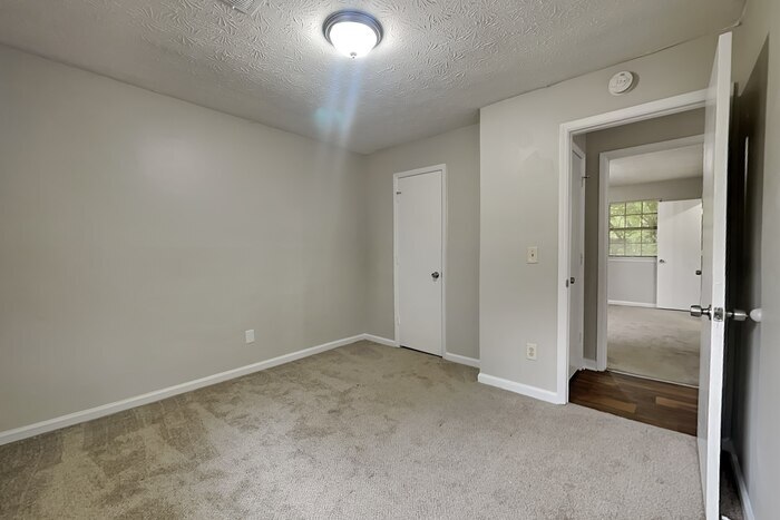 Building Photo - 2093 Drake Ct