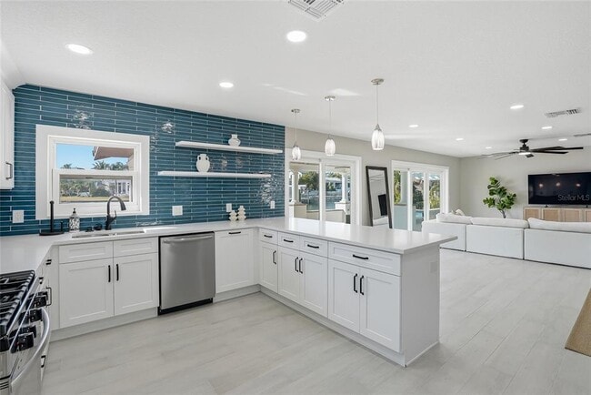 Building Photo - 3918 Americana Dr