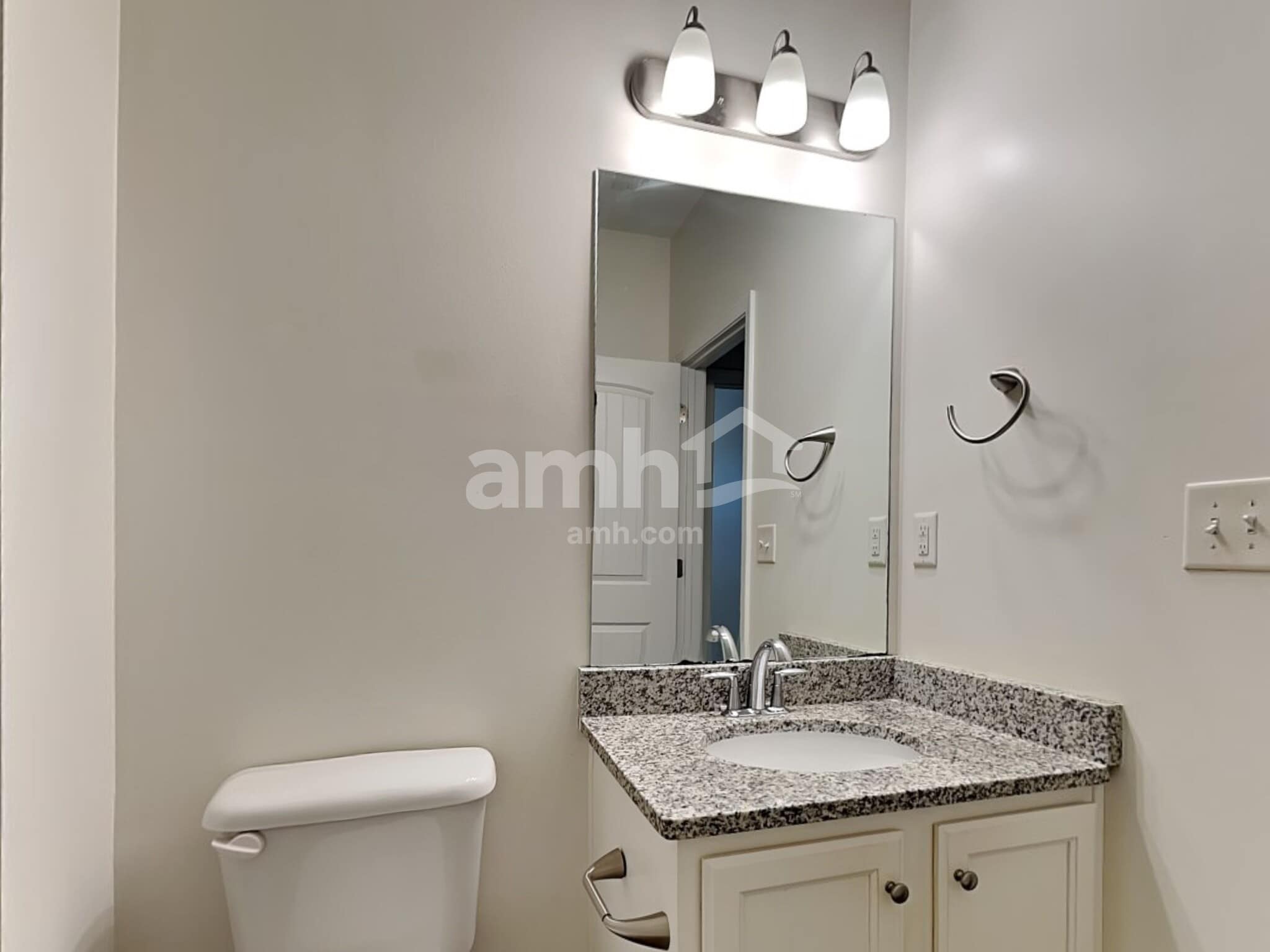 Building Photo - 1512 Weatherbrook Cir