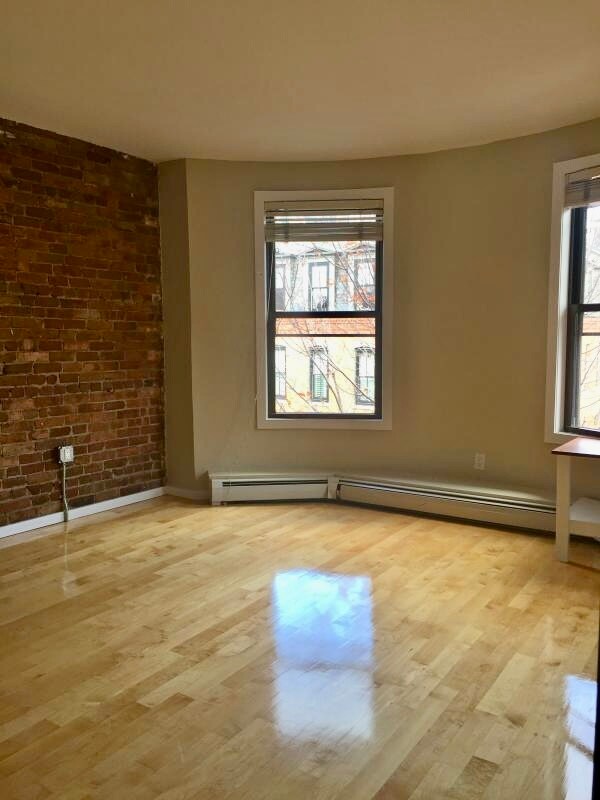 Building Photo - 35 E Concord St