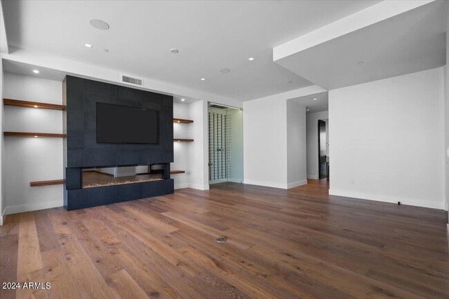 Building Photo - 6311 E Phoenician Blvd