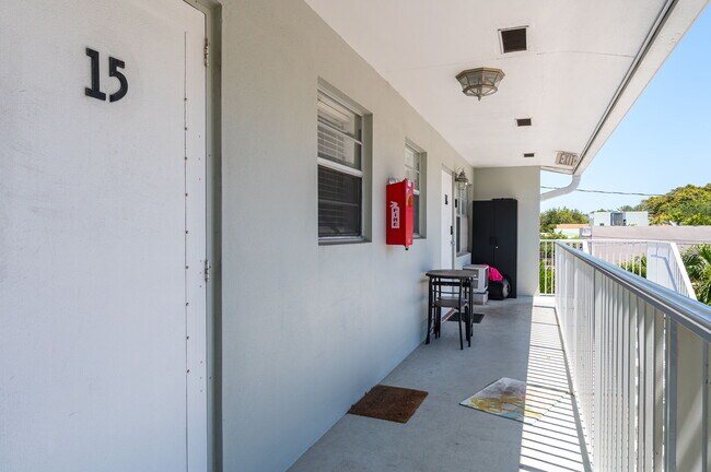 Building Photo - 616 #15